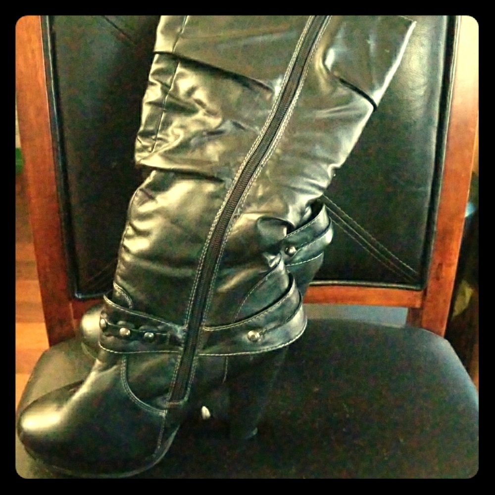 Black Sexy boots ***worn once***